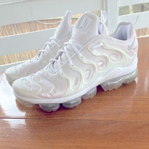 Nike White vapor max